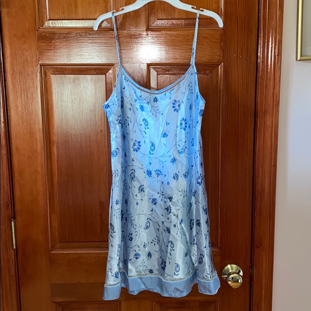 Oscar de la Renta Soft Blue Floral Nightgown